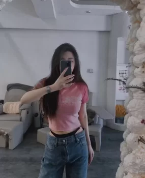 河西刚下海兼职姐姐 性感骚气情趣内衣