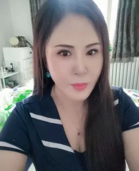 天花板服务巨乳少妇