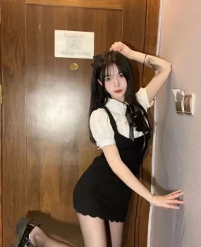 夜店包臀裙黑丝辣妹狂顶嫩穴叫声连连不要歇气