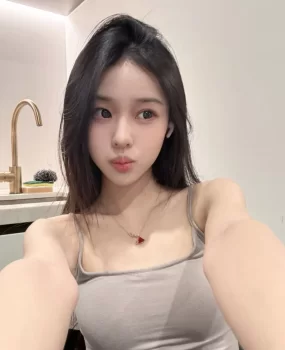 新人水多干起来骚的要命