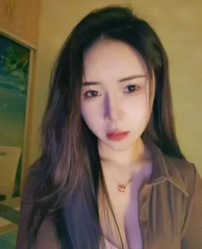 桃花眼迷人大胸小姐姐