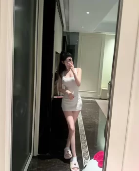 妩媚骚货身材白嫩一操全是水