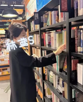 林鸳S 女王喜欢SM的进来