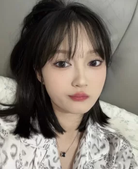 颜值还可以的兼职小妹