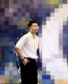 【男模/鸭子】全职鸭子 欲望强烈 185身高 阳具大，海归硕士