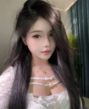 前凸后翘性感小姐姐