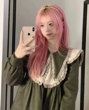 大三的一个叛逆校花就开始下海兼职了