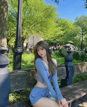 修长美腿水嫩小主播没才艺会喷潮会一字马姿势都配合