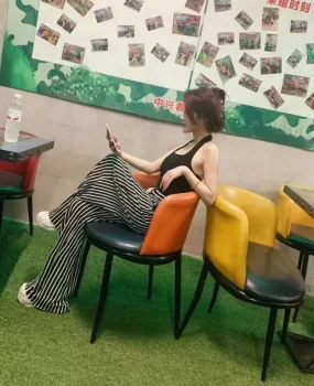 未来寓苗条御姐楼凤