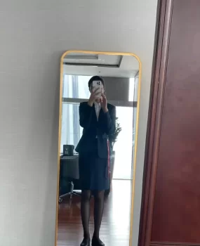 下海妹子，水多，逼嫩，值得一试