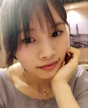 90后巨乳妹子  腰细臀翘，非常棒。