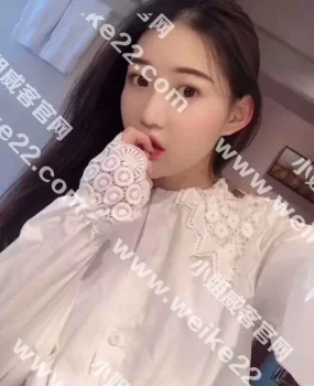 约会可爱小嫩妹，白丝袜美腿