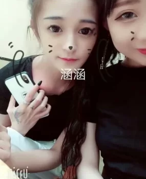 年轻兼职小妹很是玩的开