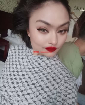 24岁丰满维族妞！兼职可无套