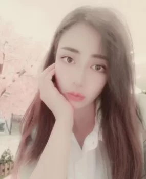 一点粉湿润小穴.才来的兼职小妹
