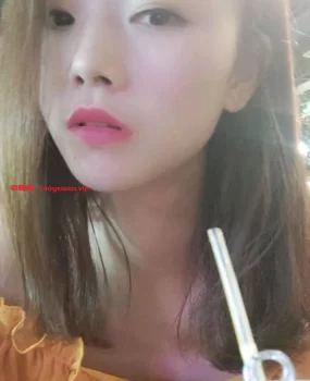 风情水多刚结婚的小少妇